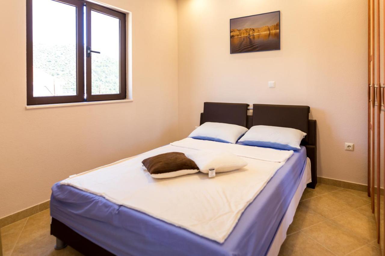 Villa Lovric Marina Εξωτερικό φωτογραφία