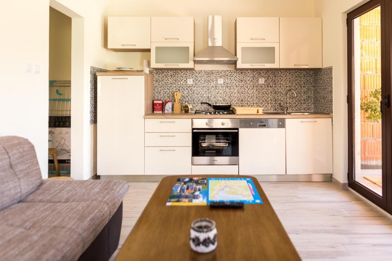 Villa Lovric Marina Εξωτερικό φωτογραφία